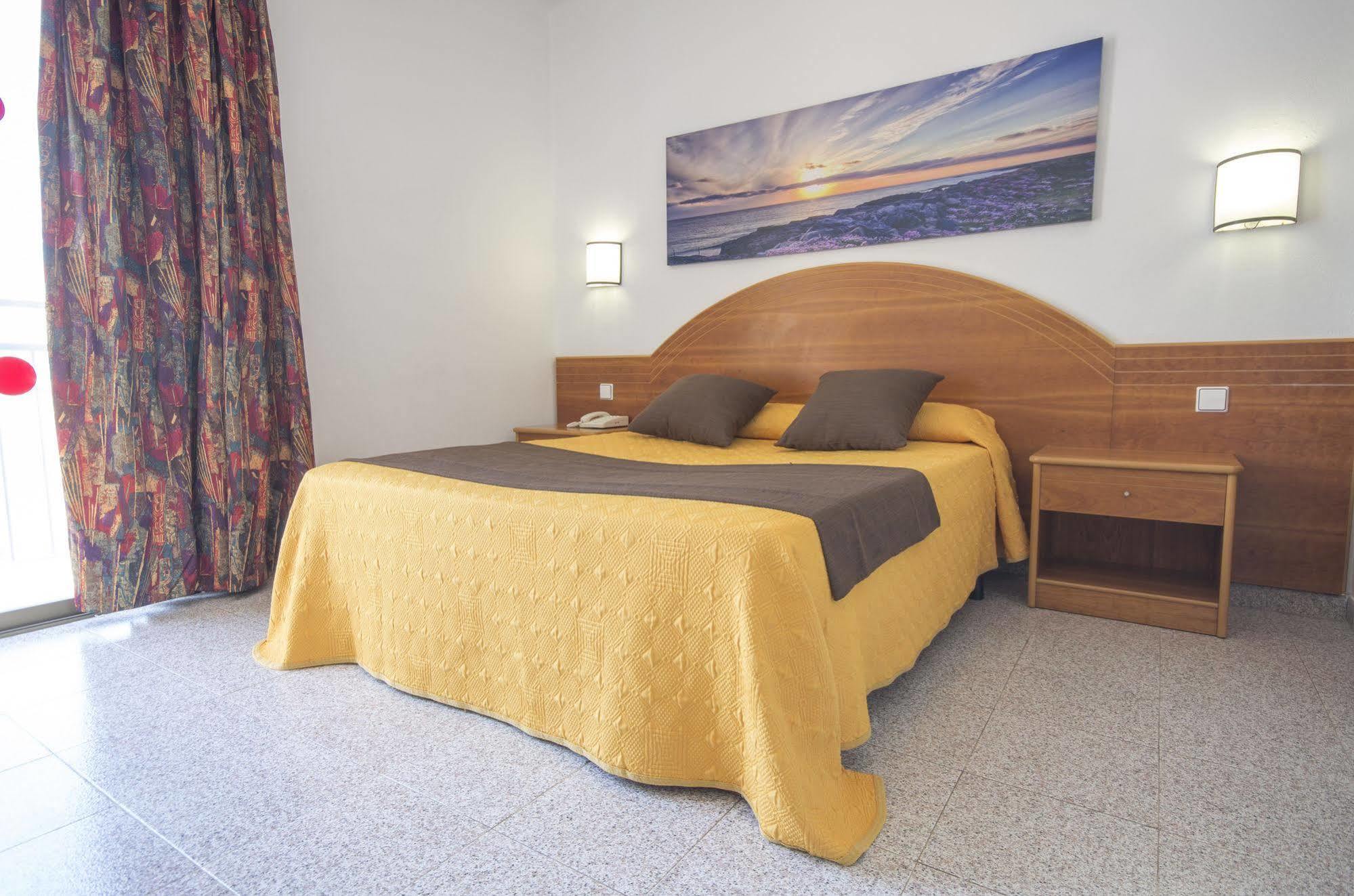 Hotel Brisa - Adults Only Sant Antoni de Portmany Exterior foto